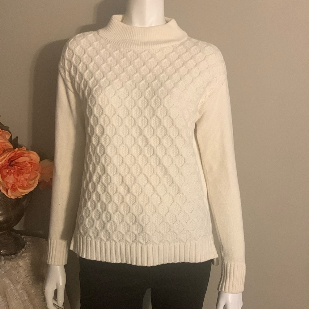 Cozy Talbots knit sweater honeycomb pattern ivory
XS